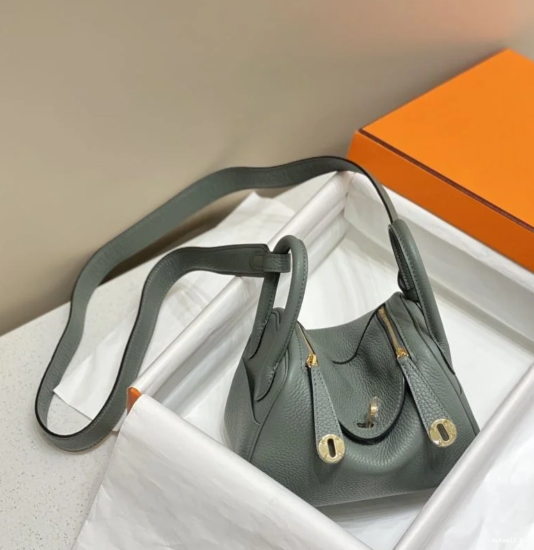 47878 Lindy Hermes Bold Bags 0703